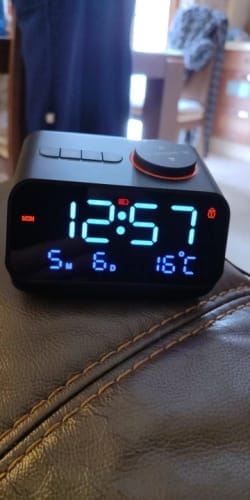 Customer photo review of Radio réveil moderne