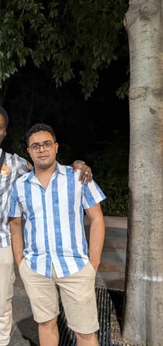 Customer photo review of Chemise à manches courtes décontractée à rayures verticales bleu vintage pour hommes