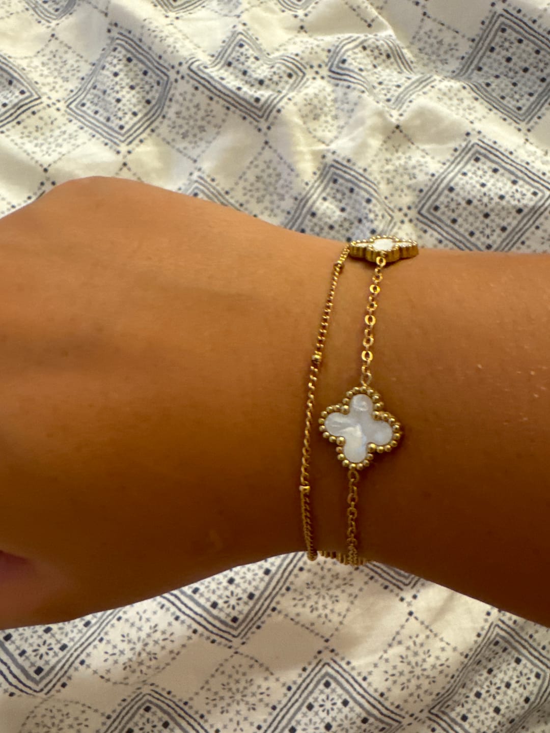 Customer photo review of Simple Dots Armband | 18K vergoldet