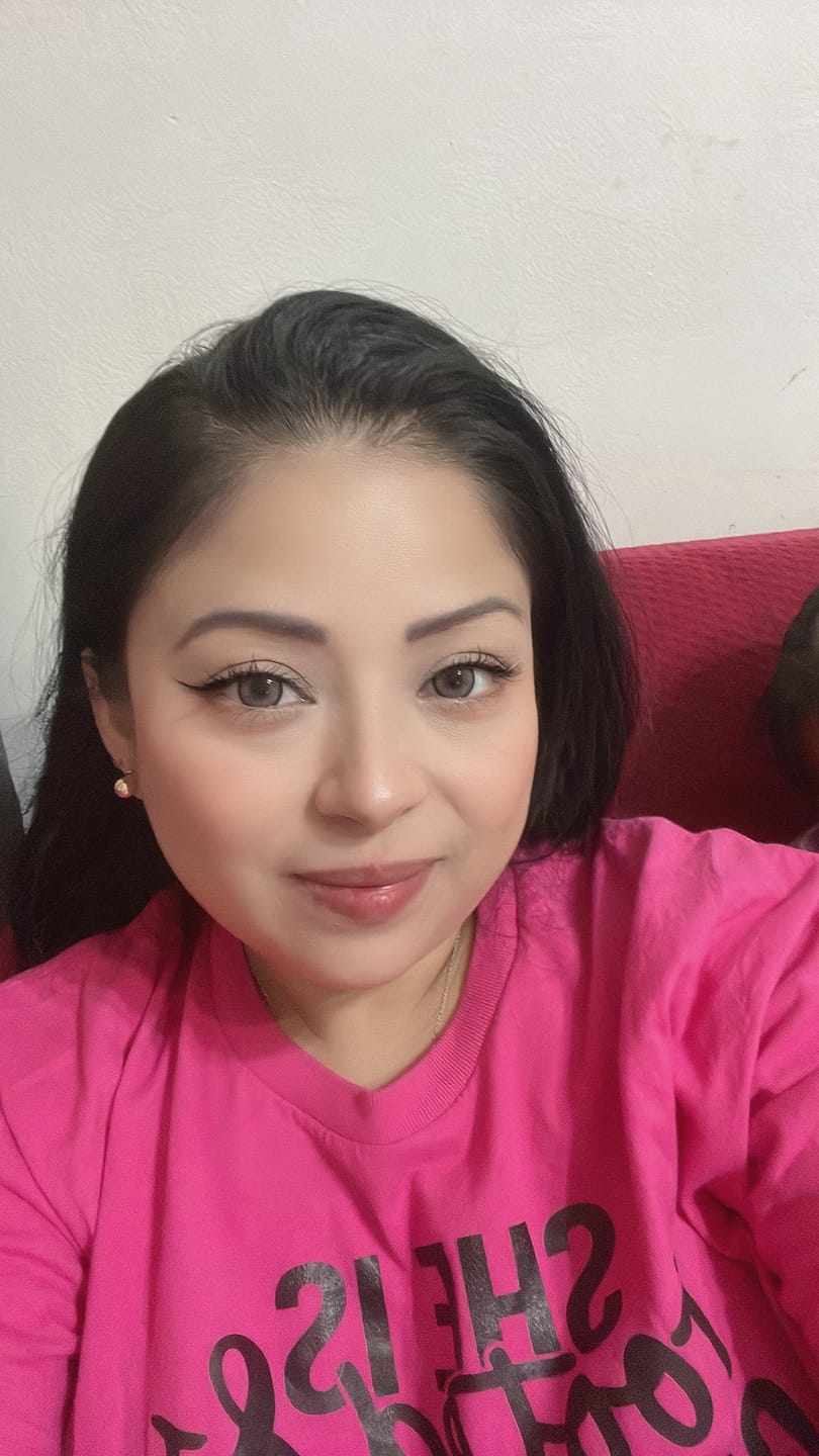 Customer photo review of Ivanka Prescription Clear Contact Lenses