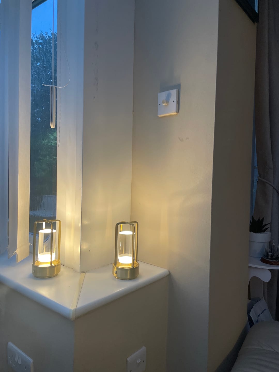 Customer photo review of Modern Cordless Metal Nordic Desk & Table Lamp - Cordless, Rechargeable, LED with Touch Control & Dimming Feature, Suitable for Bedroom, Home, Outdoor - Ideal Night Light for Restaurant and Home Usage