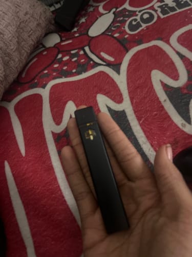 Customer photo review of VAPES Delta 8 Disposable Ice Cream Cake