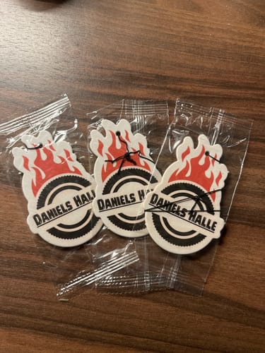 Daniel D. review of Duftbaum mit ihrem personalisierten Logo bedruckt, Auto Duft für dein Marke ab 500 Stk. image 1 out of 1