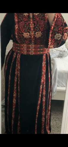 Customer photo review of Black/Red Simple Flower Lines Side Embroidered Thobe