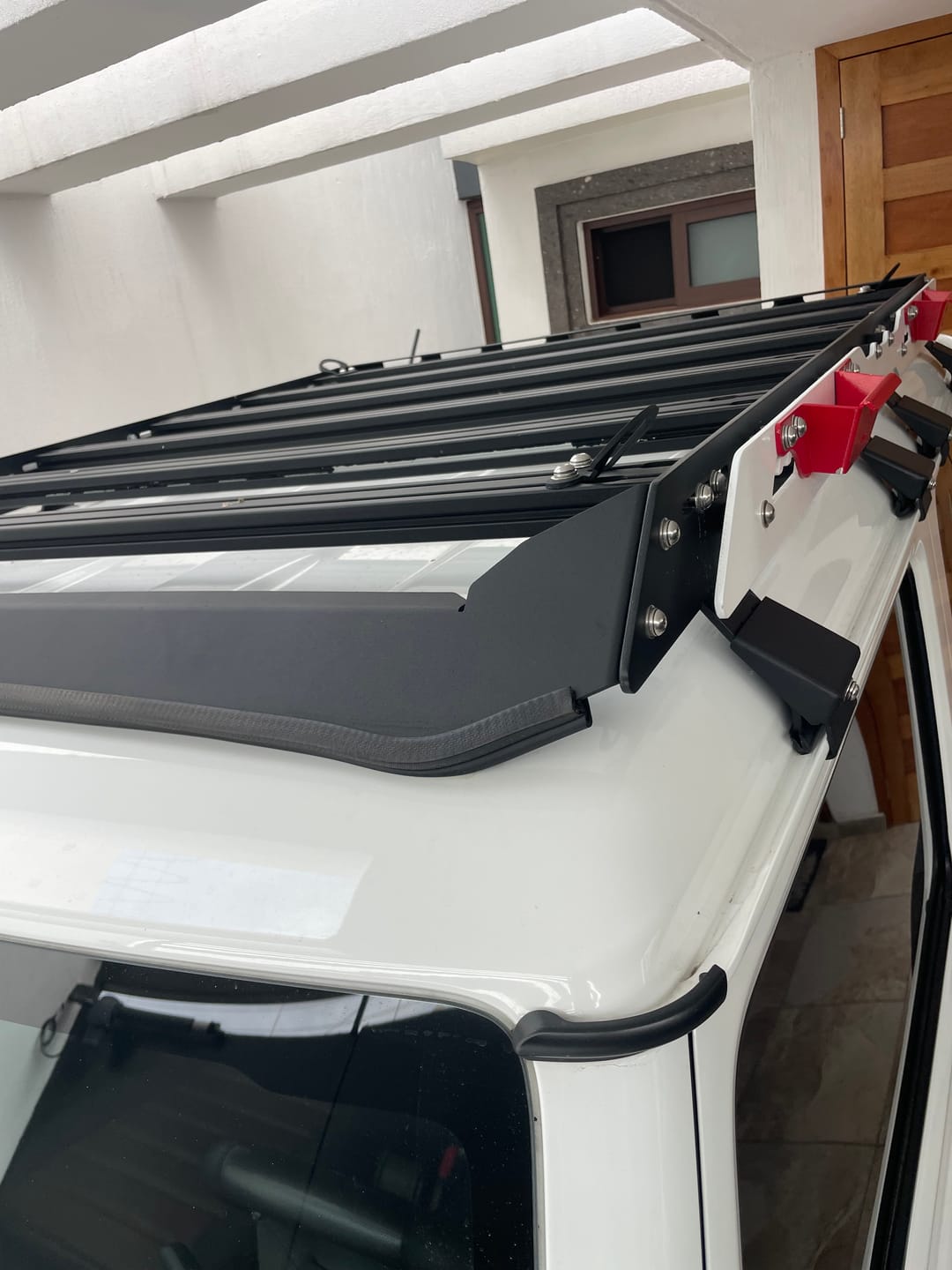 Customer photo review of Agarraderas para Rack de Carga