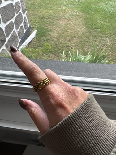 Customer photo review of Coquette Ring - Gold