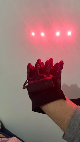 Customer photo review of LITLAMP™  Red & Green Laser Gloves