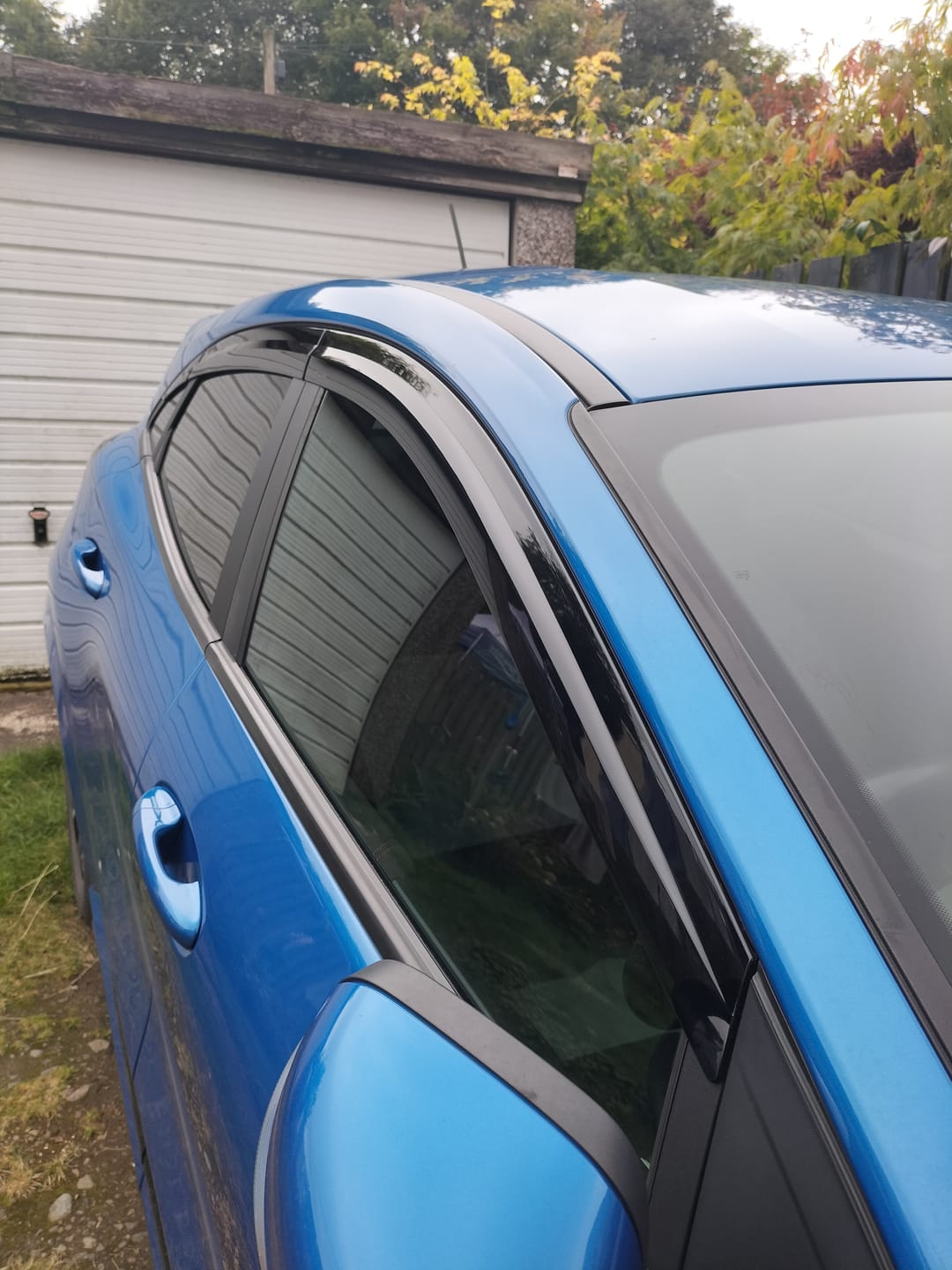 Customer photo review of Auto Clover Wind Deflectors Set for Ford Puma 2019+ (6 pieces)