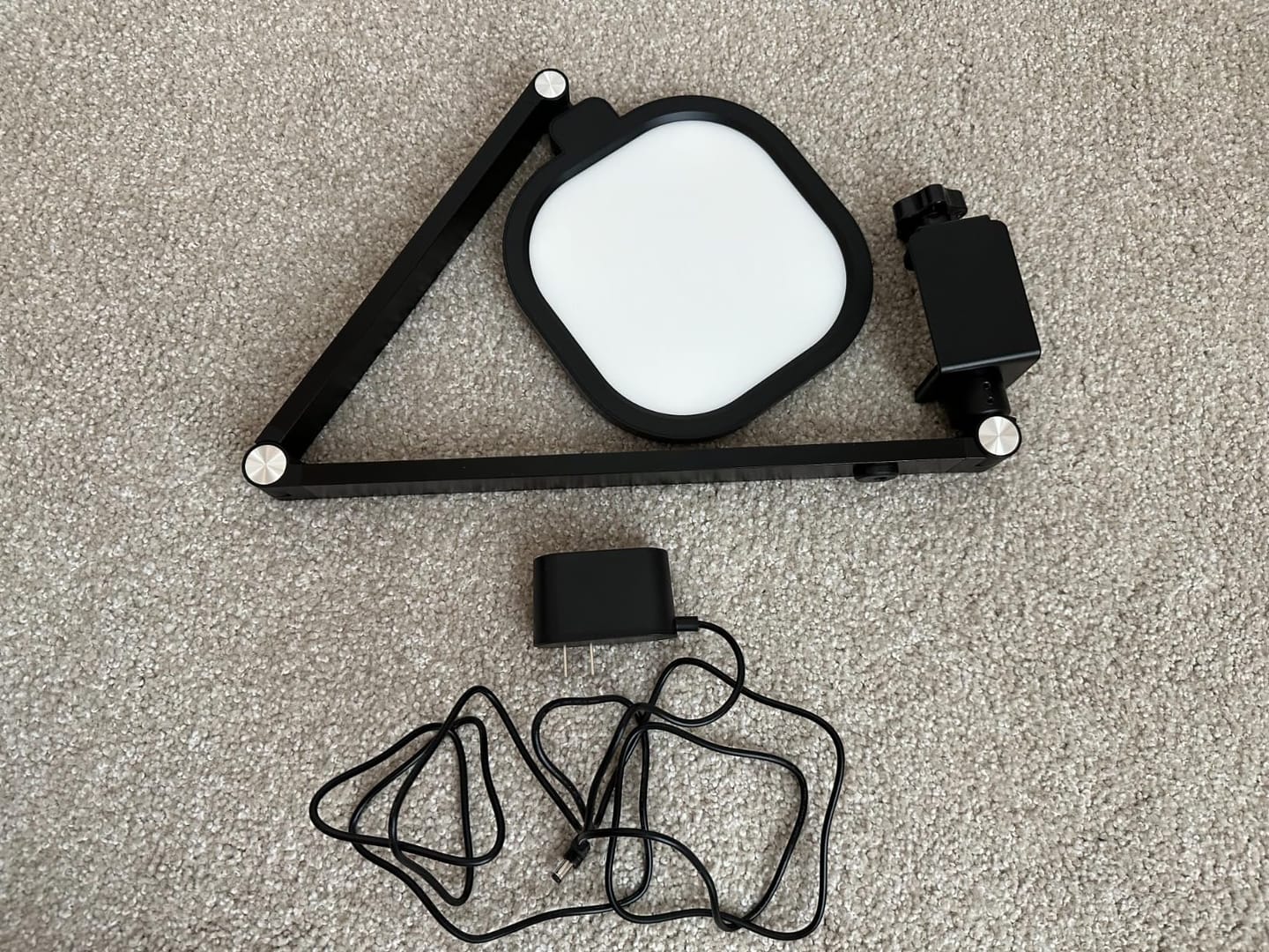 Customer photo review of Square 3 Plus 2-Pack Desk Lamps: Illuminate Your Workspace with Style