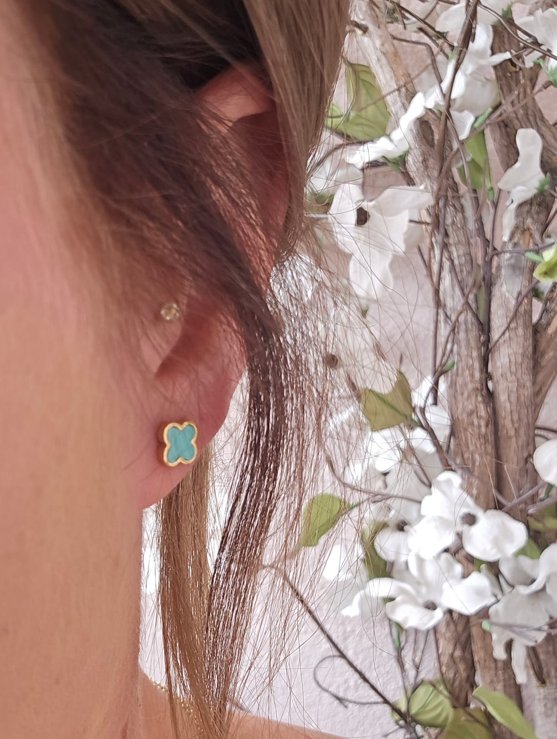 Customer photo review of Ice Blue Clover Ohrstecker | 18K vergoldet
