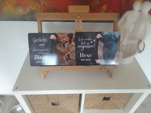 Customer photo review of Hunde Gedenktafel mit Foto & Spruch (UV- & Wetterfest)