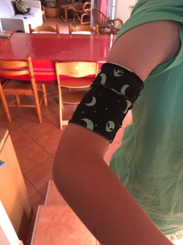 Customer photo review of Armband For Children To Hold And Protect Their Blood Glucose Sensor And Pod - Dia-Band KIDS