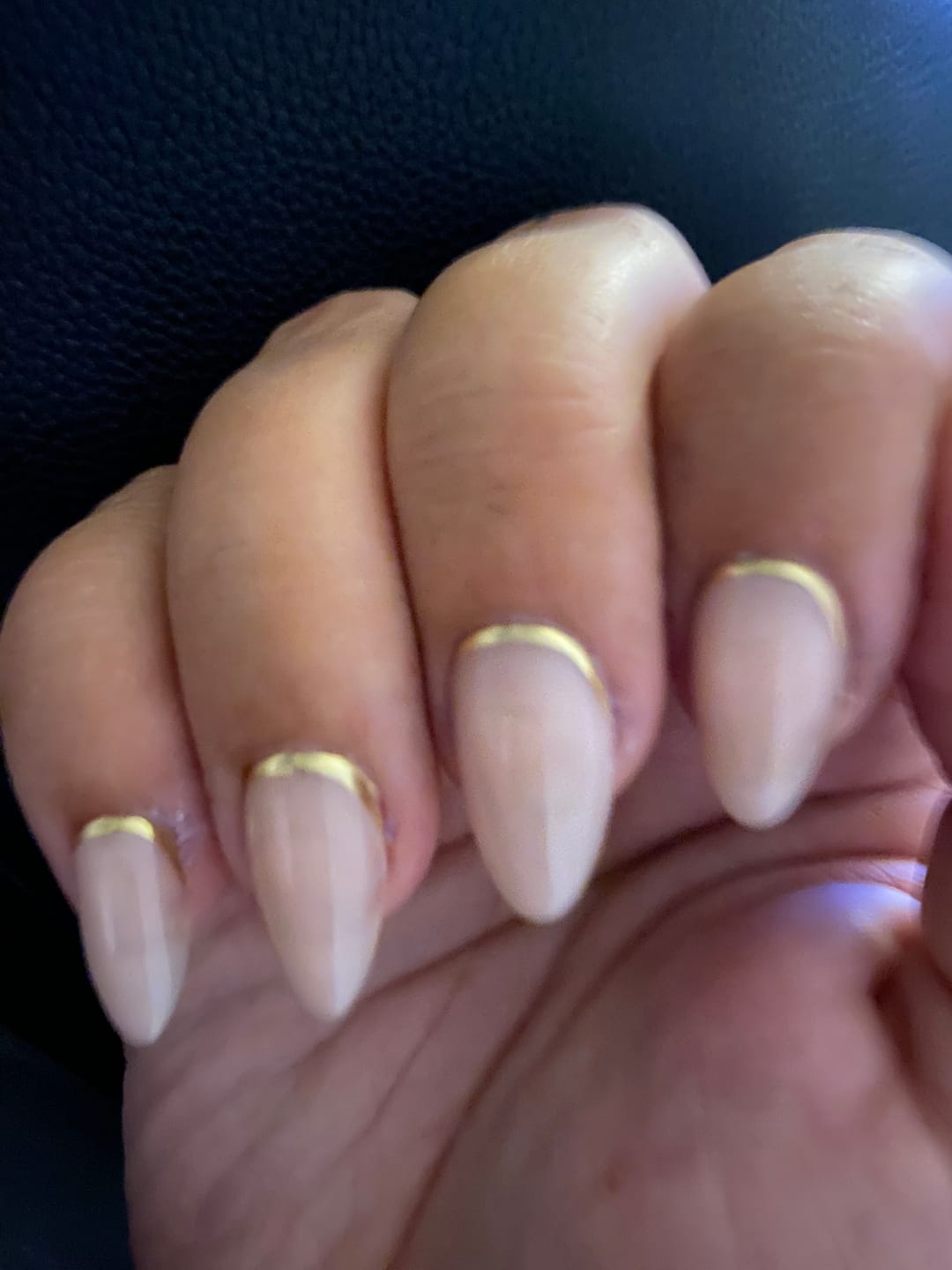 Customer photo review of FAUX ONGLES LUXURY GOLDEN AMANDE MEDIUM