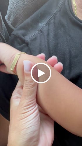 Customer video review of *NEW* 14K SOLID Baby Bracelet  👶🏼 For Engraving (3MM) 👦🏼 👧 JTJ™