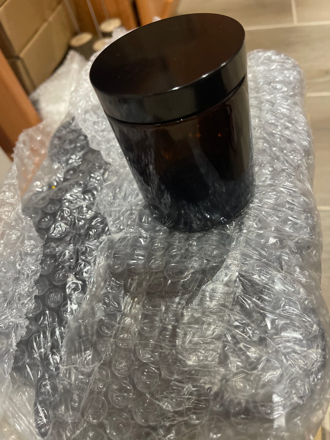 Customer photo review of Tarro ámbar con tapa negra de 180 ml