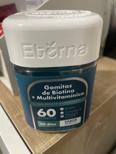 Customer photo review of Gomitas de Biotina y Multivitamínico