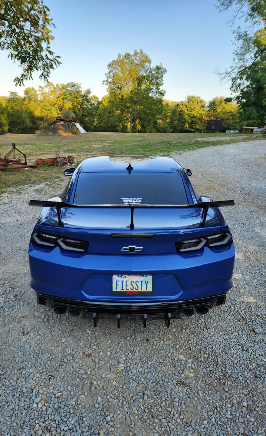Customer photo review of 2019-2025 CHEVY CAMARO UMBRA LED TAILLIGHTS GLOSS BLACK/SMOKE LENS