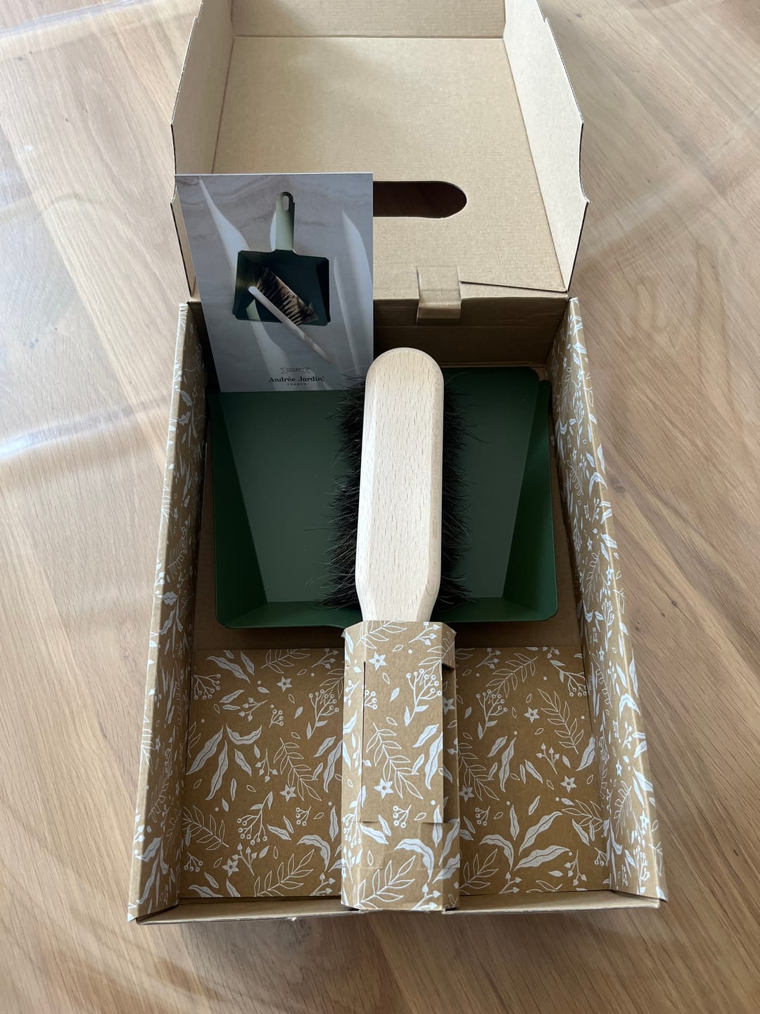 Customer photo review of Coffret pelle et balayette hêtre Craft