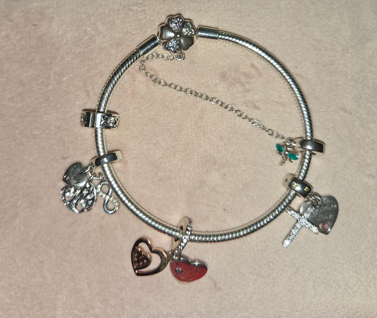 Customer photo review of Pulsera Trebol y Libelula