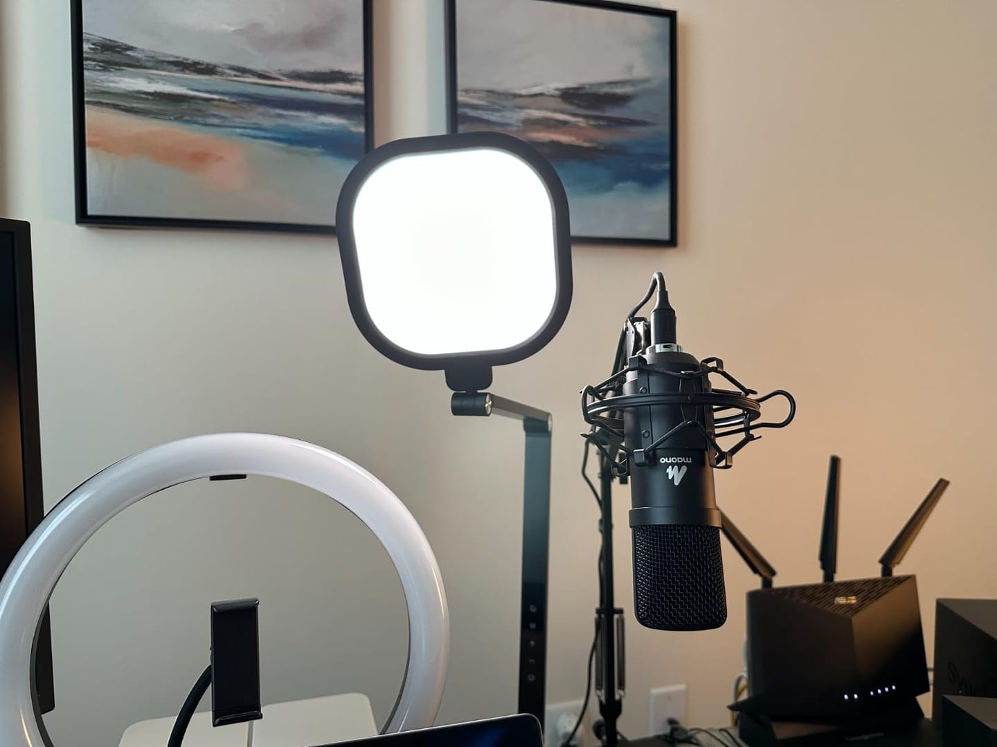 Customer photo review of Square 3 Plus 2-Pack Desk Lamps: Illuminate Your Workspace with Style
