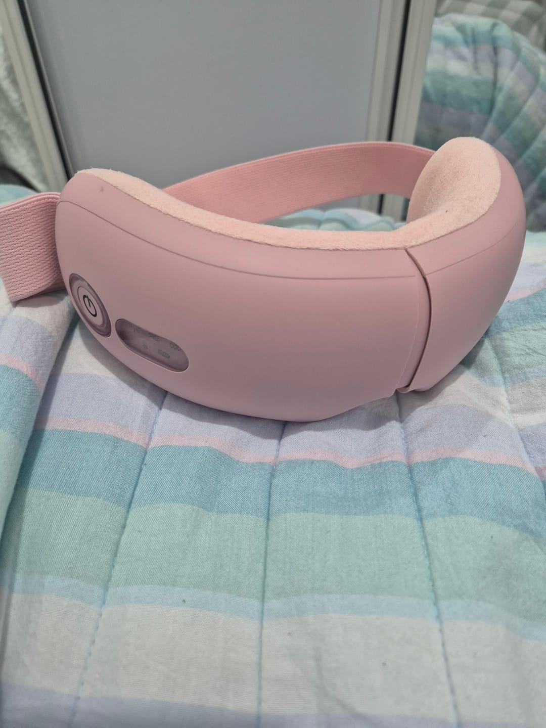 Customer photo review of Eyeology™ Intelligent Eye Massager