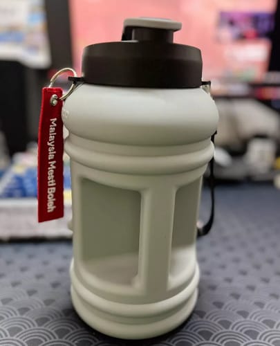 Customer photo review of 2.2L Oversized Bottle PRO