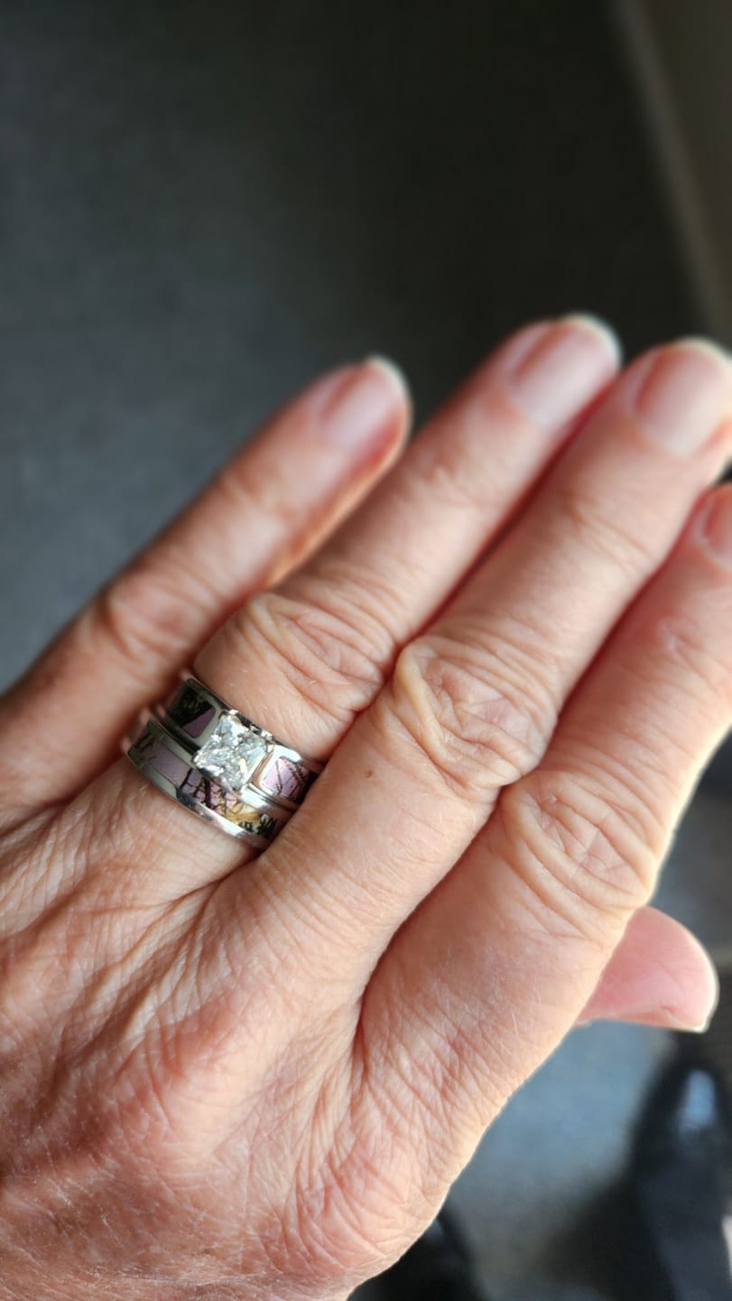 Customer photo review of Mossy Oak Pink Breakup Camo Ring Set