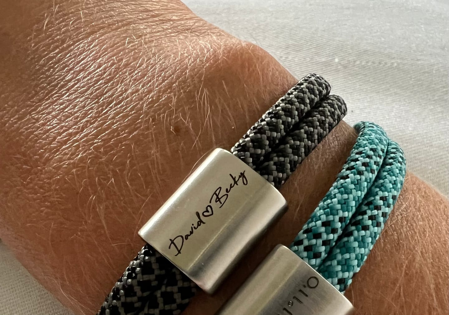 Customer photo review of Gravur Armband WUNSCHGRAVUR