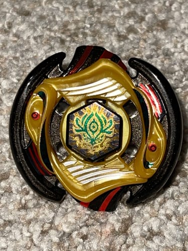 Customer photo review of Takara Tomy Vulcan Horuseus Beyblade 145D BB-P01