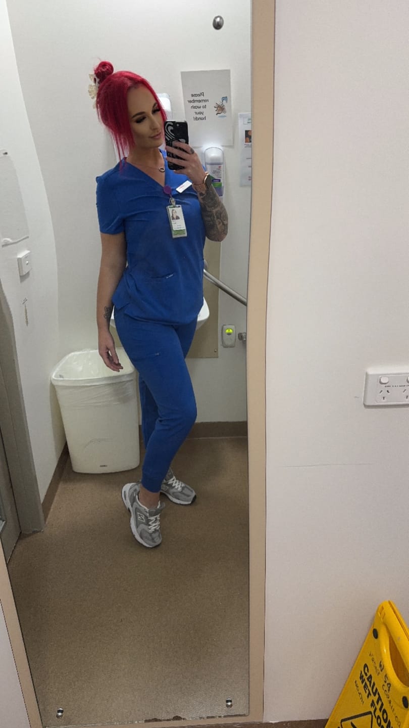Customer photo review of ELIZABETH Two Pocket Scrub Top (Original SLTECH™ fabric) - Royal Blue