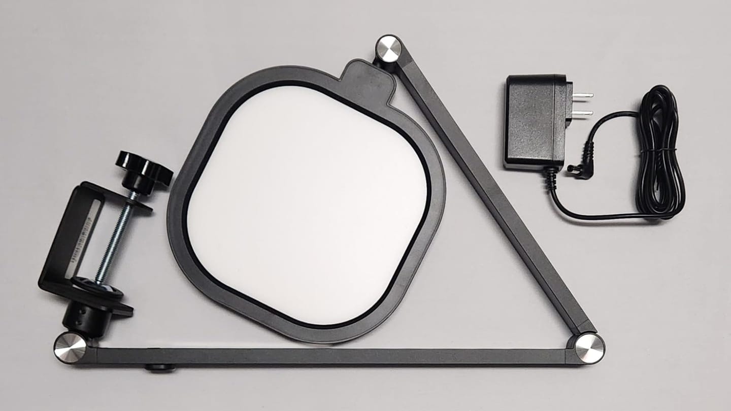 Customer photo review of Square 3 Plus 2-Pack Desk Lamps: Illuminate Your Workspace with Style