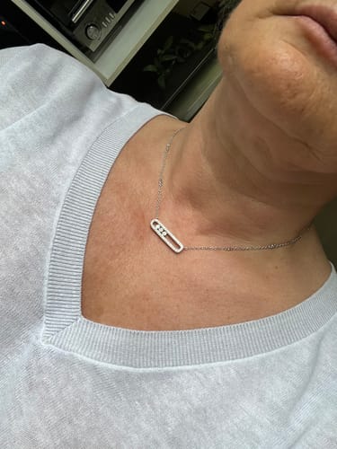 Customer photo review of MOVE DIAMOND PAVED NECKLACE