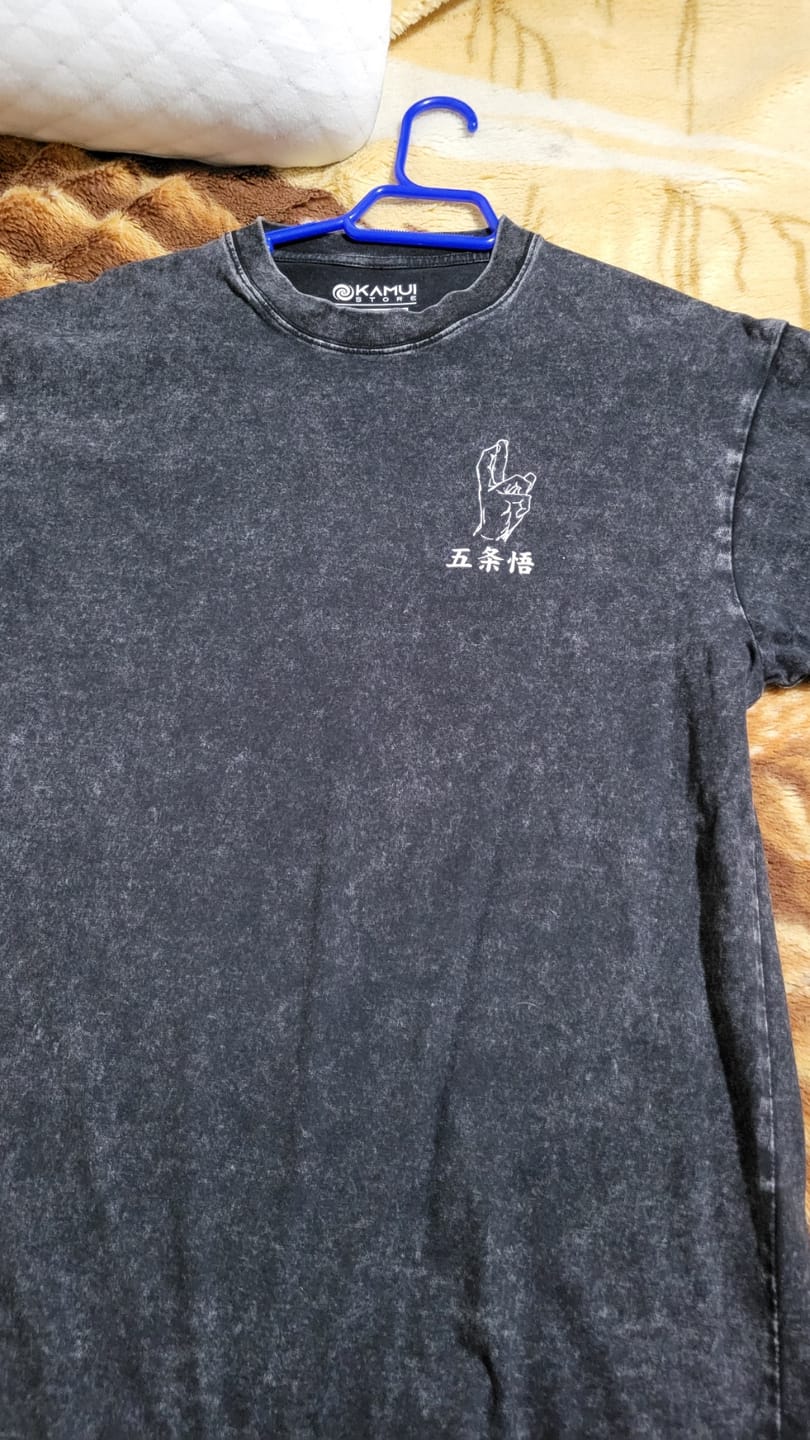 Customer photo review of Camisa Satoru Gojo ACID WASH - Jujutsu Kaisen