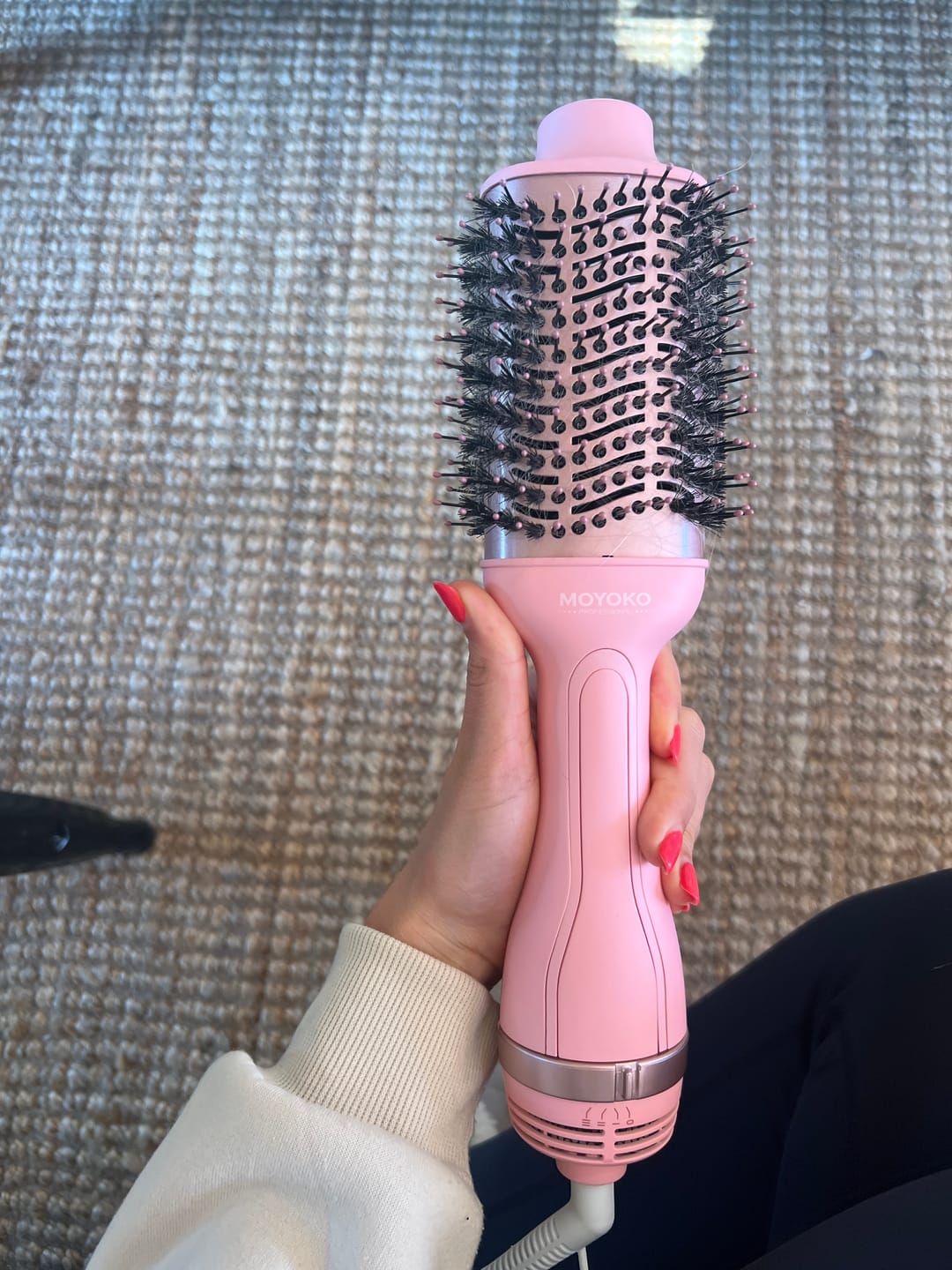 Customer photo review of Moyoko Magnitude Blowbrush – Pink