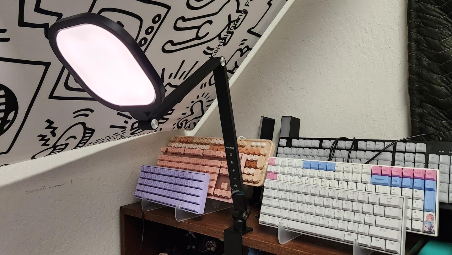 Customer photo review of Square 3 Plus 2-Pack Desk Lamps: Illuminate Your Workspace with Style
