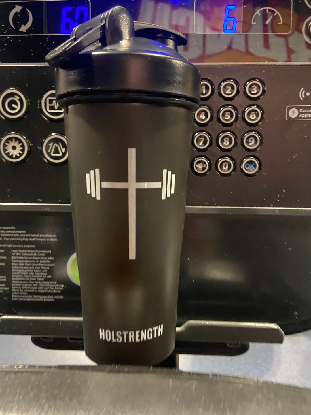 Customer photo review of HolStrength Blender Bottle