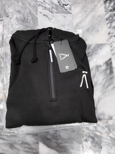 Customer photo review of BLACK ZIPPER WOMEN HOODIE