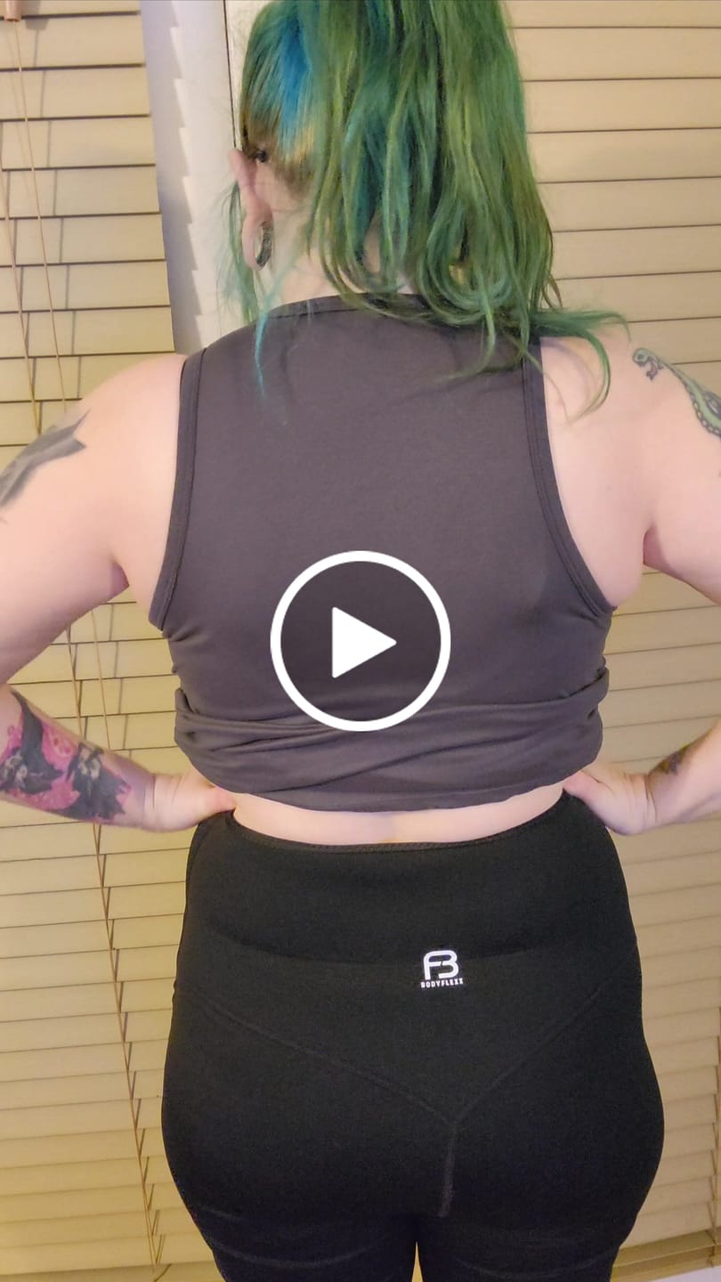 Customer video review of BodyHeat Mid-Length Sauna Shorts