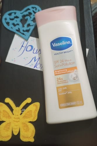 Customer photo review of Vaseline Healthy Bright Sun+Pollution SPF24++ Lotion 100ml