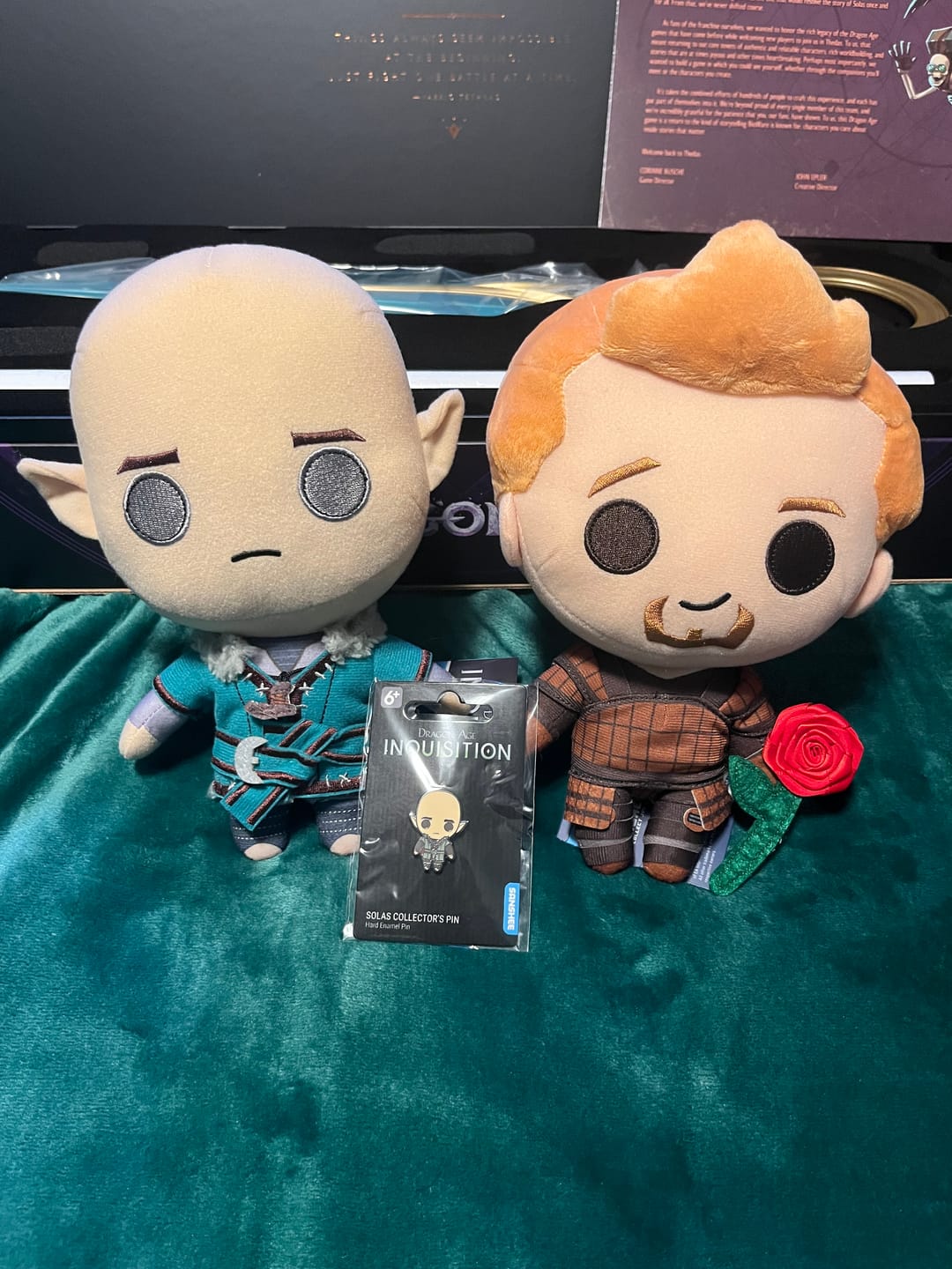 Customer photo review of Dragon Age - Solas Collector's Pin