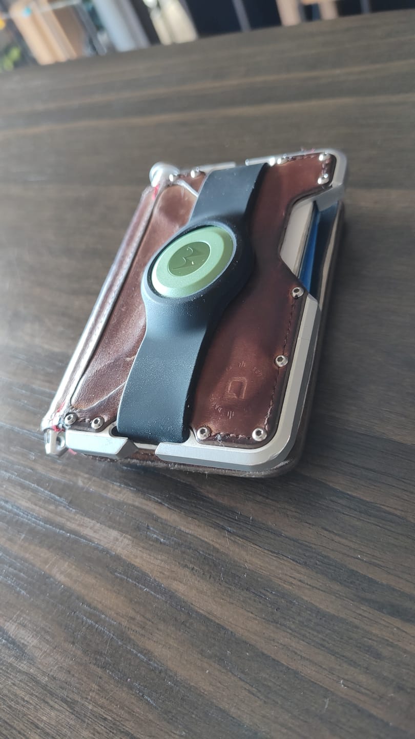 Customer photo review of AIRTAG HORIZONTAL WALLET BANDS (D-Series and T-Series Wallets)