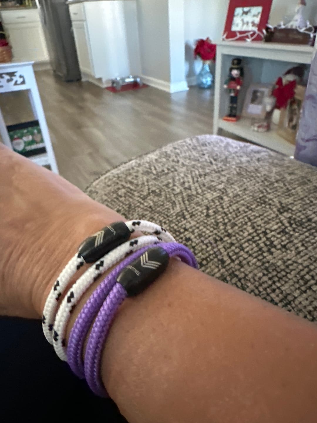 Customer photo review of Paracord Bracelet Magnetic Blue