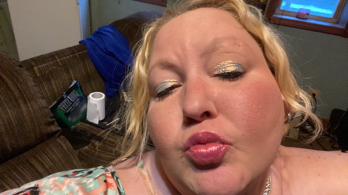 Customer photo review of Holographic liquid glitter eyeshadow - Jupiter