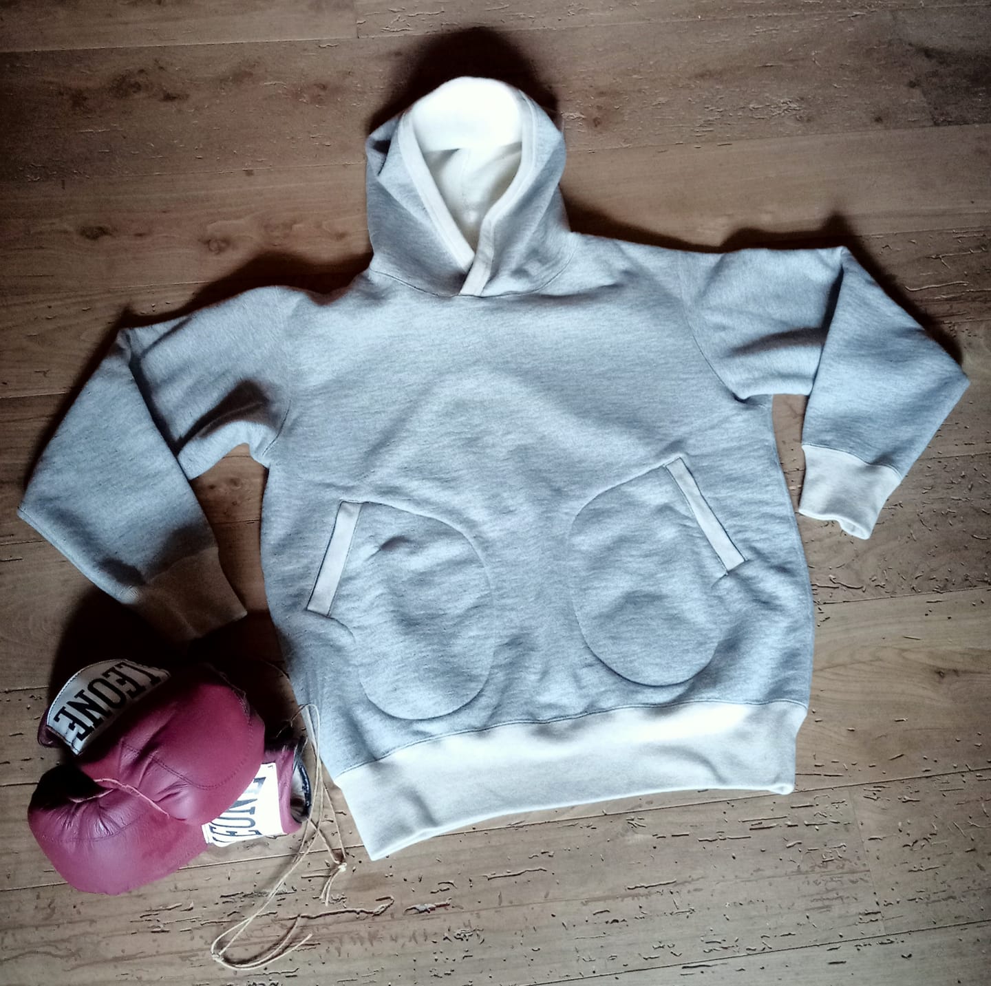 Customer photo review of Boxing Glove Pocket Lock Hood Hoodie