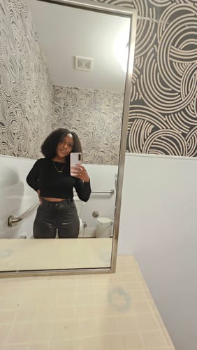 Christina D. review of CurlyMe V Part Glueless No Leave Out Afro Kinky Curly Human Hair Wig Pre-plucked Beginner Friendly image 1 out of 1