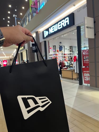 Customer photo review of 9FIFTY New York Yankees Gray Outline Repreve Black Snapback