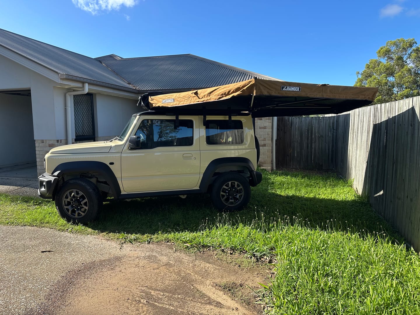 Customer photo review of Rainger Duo 270 Degree Awning - 1.7M Jimny/Jeep/SWB