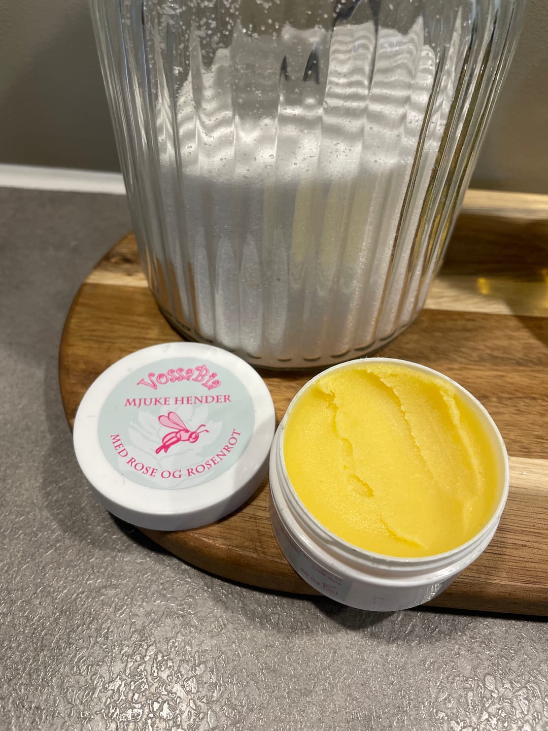 Reseña fotográfica de un cliente sobre Manos suaves - con rosa y raíz de rosa