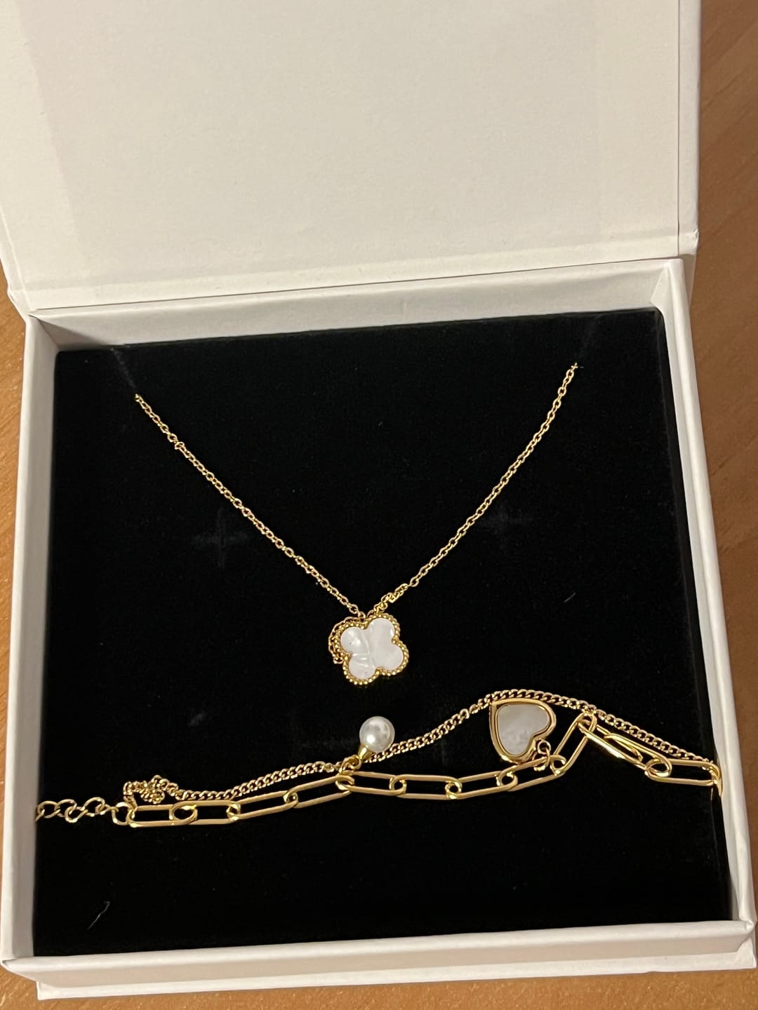 Customer photo review of Lantisor Flower Alb
