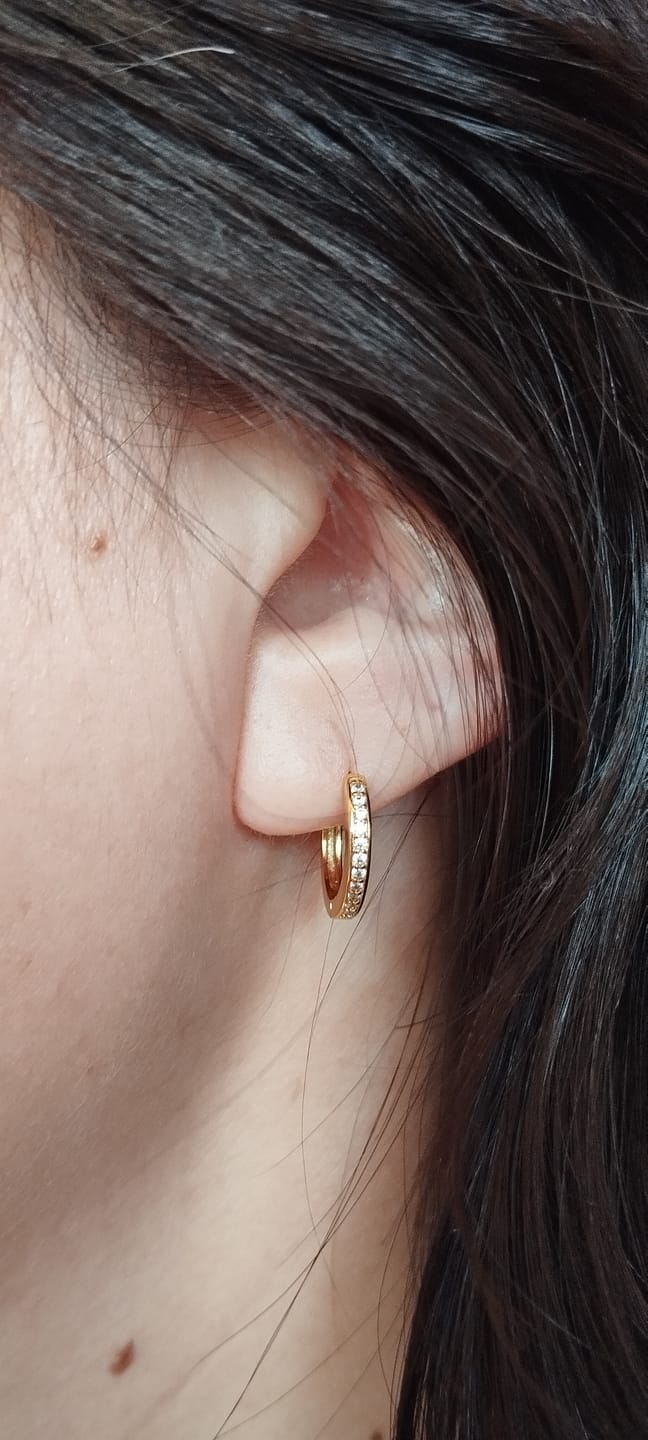 Customer photo review of ARGOLLAS LISAS CIRCONES BAÑADAS EN ORO 15MM